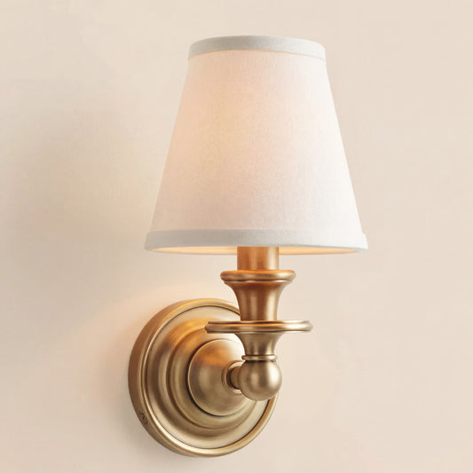 Posie Retro Wandleuchte aus Messing mit Leinenschirm