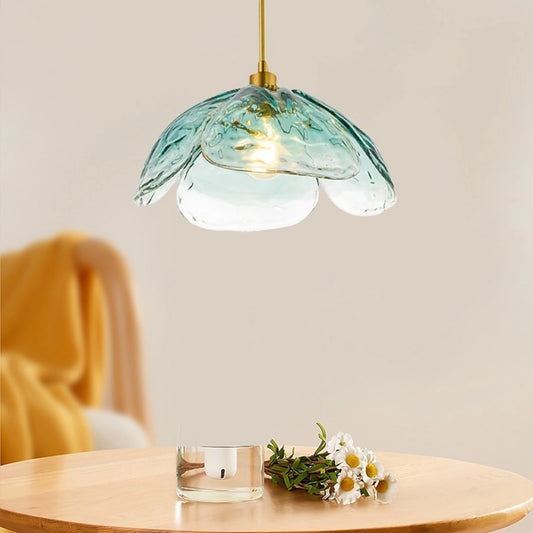 Flora Moderne Pendelleuchte aus gehämmertem Glas mit Blütenblättern