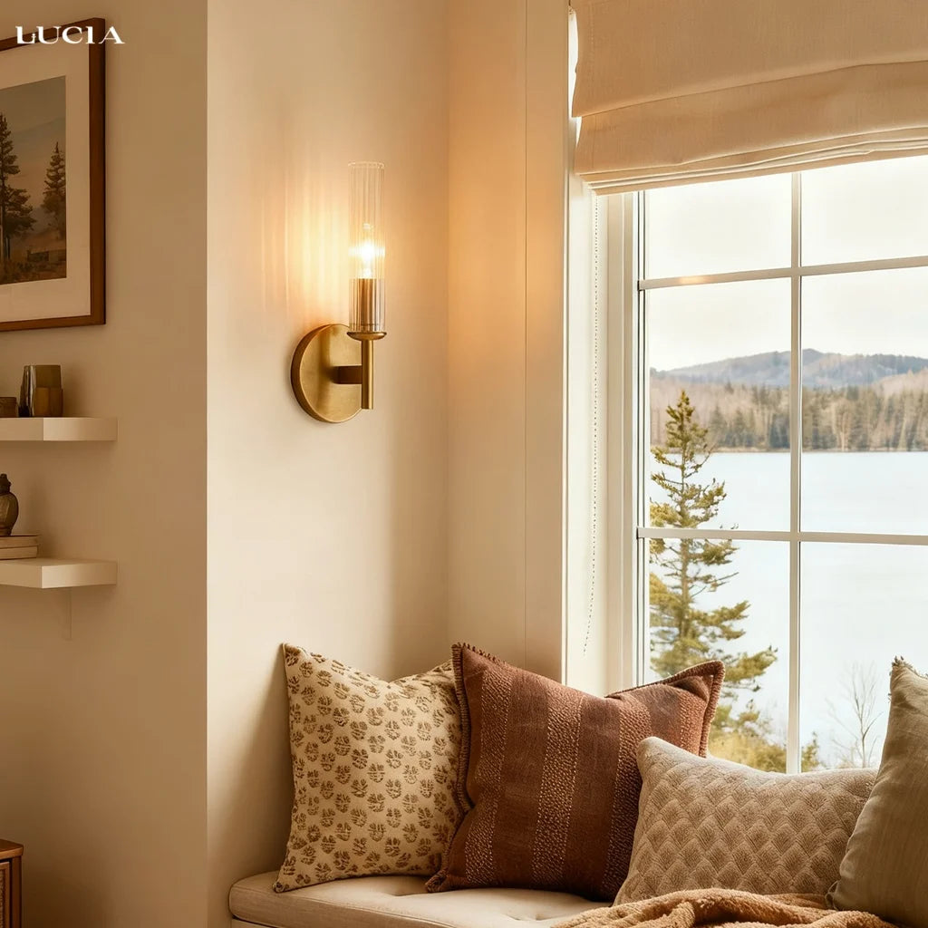 1-窗边中近景单个壁灯.webp__PID:63d9cbd4-66a3-4f0c-bda4-eb8a8d675653