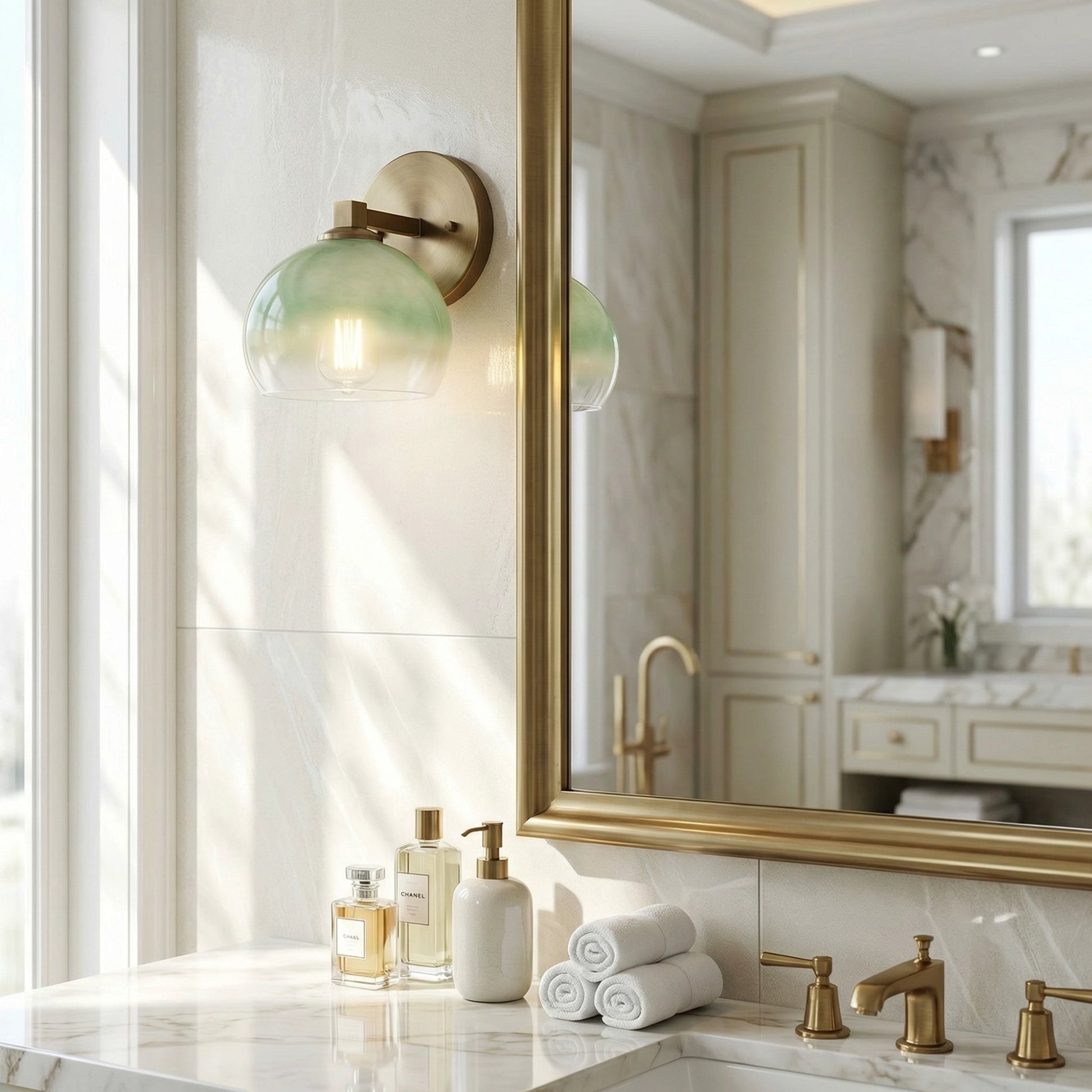 Adrian Modern Minimalist Metal Glass Globe Wall Light (17).webp__PID:543e815c-3d78-468e-bc85-352951bdfd5c
