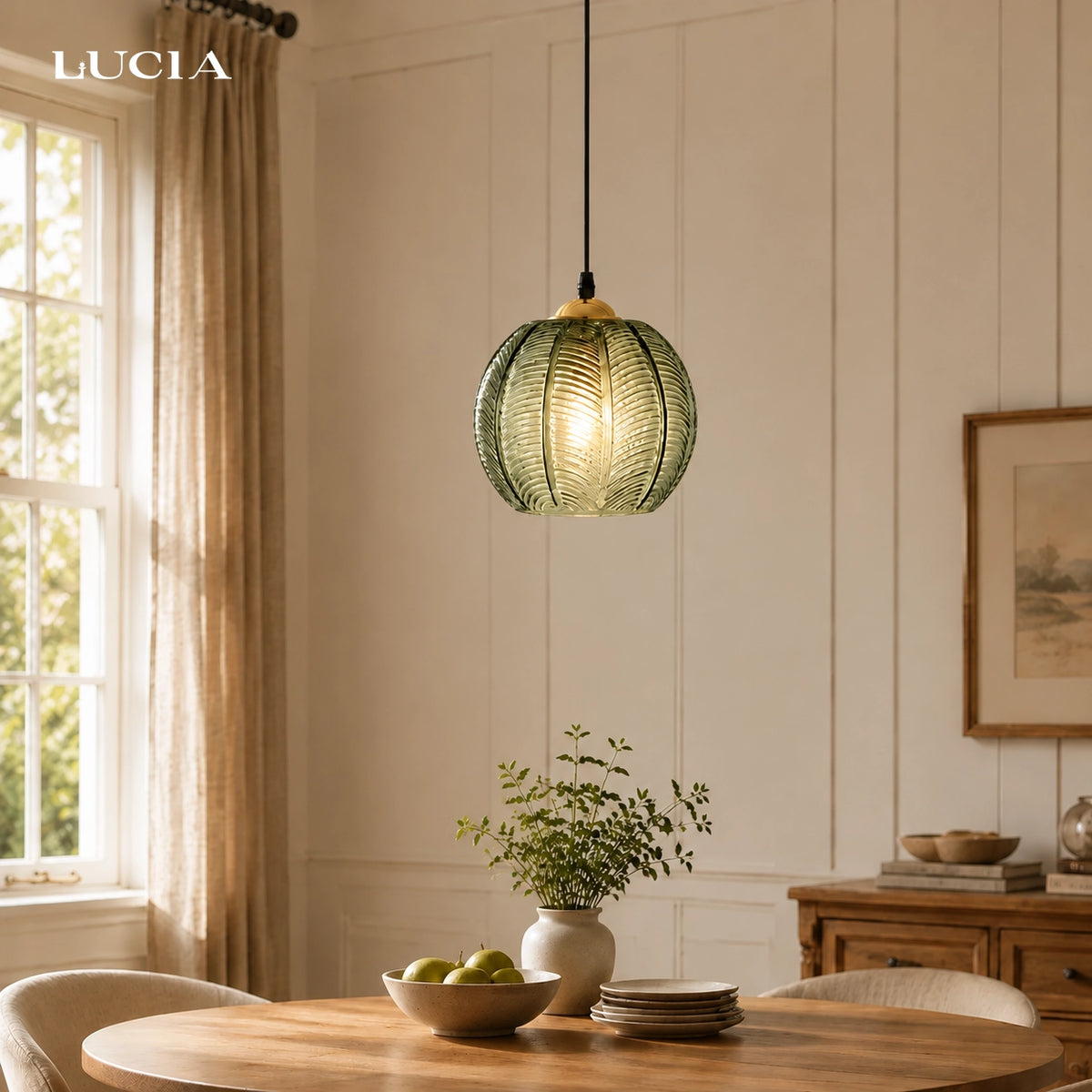 Moderne Pendelleuchte „Aria“ mit gerippter Glaskugel