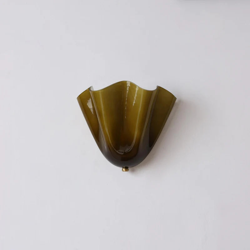Beatrice Mid-Century Modern Seashell Glass Wall Sconce (10).webp__PID:5b999d72-de05-49f0-ab24-23e83b16ac08