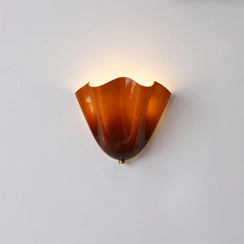 Beatrice Mid-Century Modern Seashell Glass Wall Sconce (11).webp__PID:999d72de-0569-40eb-a423-e83b16ac0872