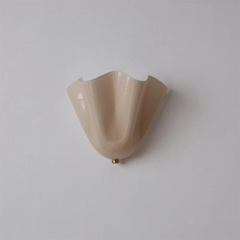 Beatrice Mid-Century Modern Seashell Glass Wall Sconce (4).webp__PID:b848ff23-5729-4b99-9d72-de0569f0eb24