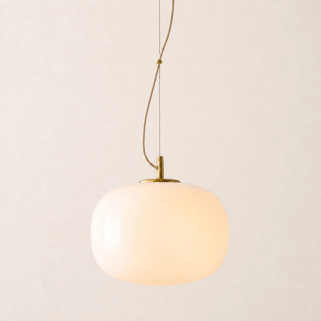 Chronus Minimalist Rounded Rectangle Milk Glass Pendant Light (5).webp__PID:0859f2b2-c066-4eee-b8f0-4a242c3f3e11
