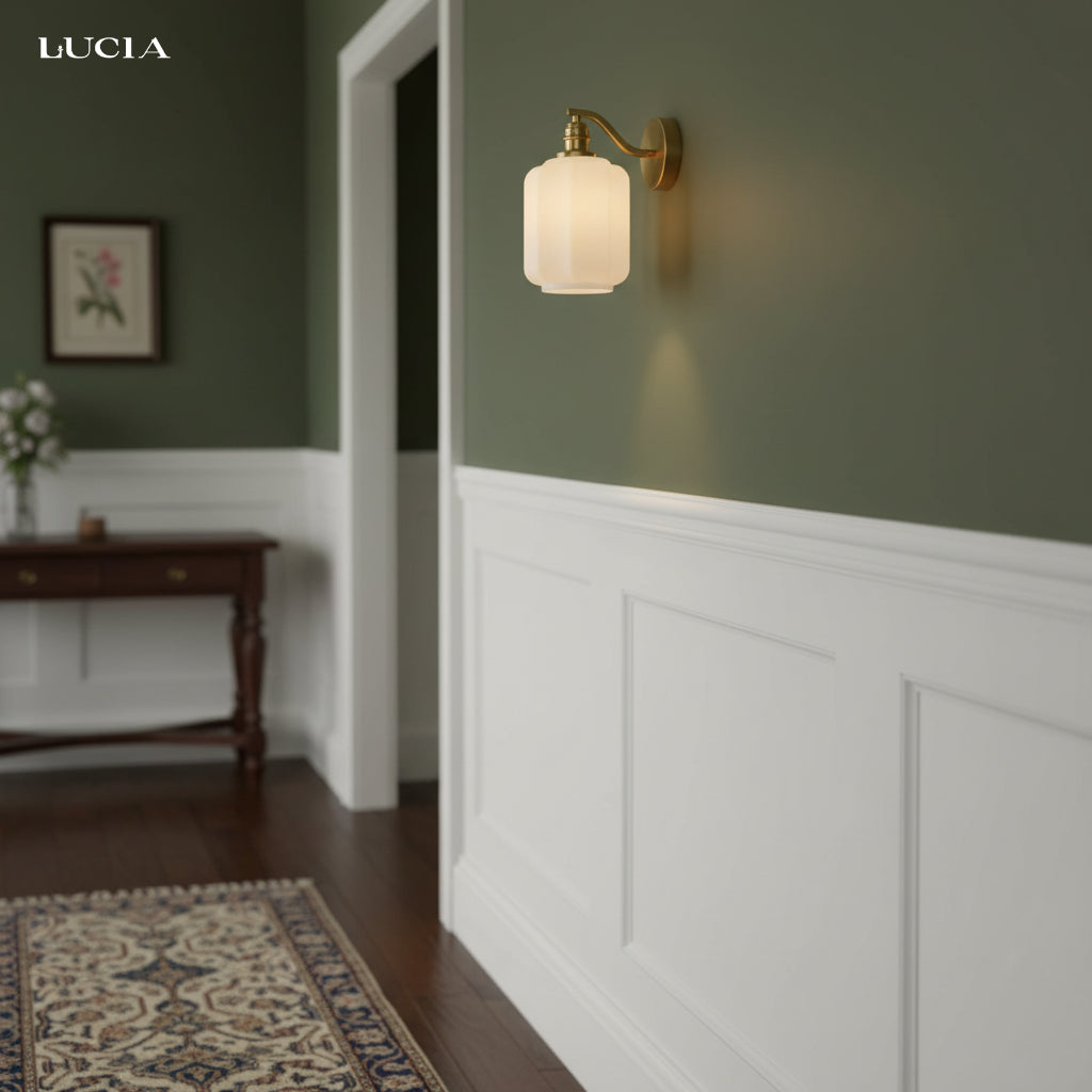 Glauce Modern Lantern Glass Brass Wall Sconce (1).webp__PID:cec9c5e6-558e-421f-b8c8-a145550c5061