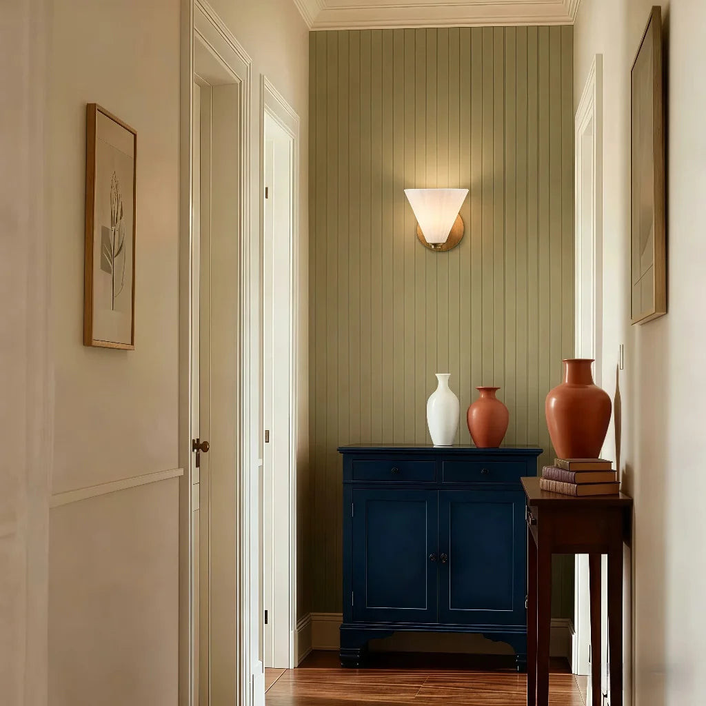 Kiro Modern Rippled Glass Flared Decorative Wall Sconce 远景3.webp__PID:21ff1a90-a043-4874-838d-adb049ad4d44