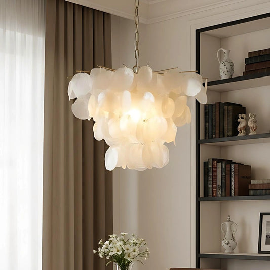 Leslie Luxe Natuurlijke Schelp Metaal Kroonluchter