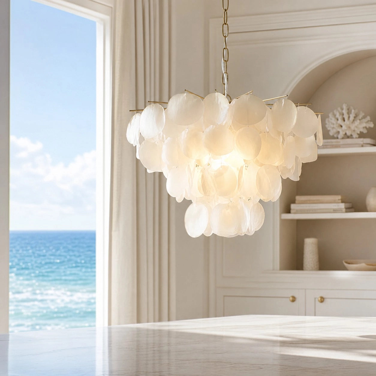 Leslie Luxury Natural Shell Metal Chandelier (3).webp__PID:8b3319c6-c519-4bc8-bdd1-061e750a4731