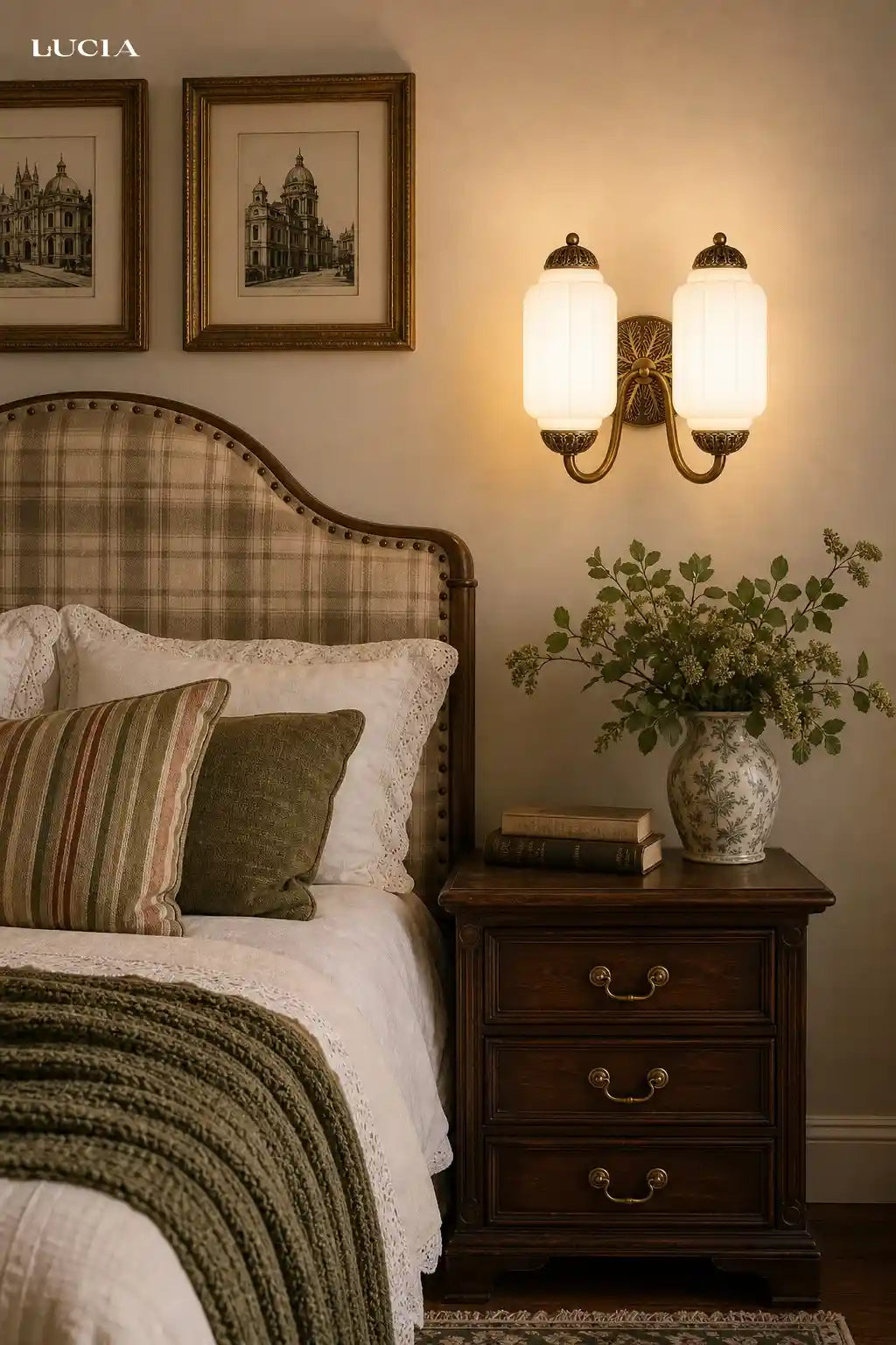 Lumi Vintage Antique Milk Glass Double Eloise Scallop Wall Light (59).webp__PID:ef148f29-cf04-4f23-9b0e-6c8bb97b591e