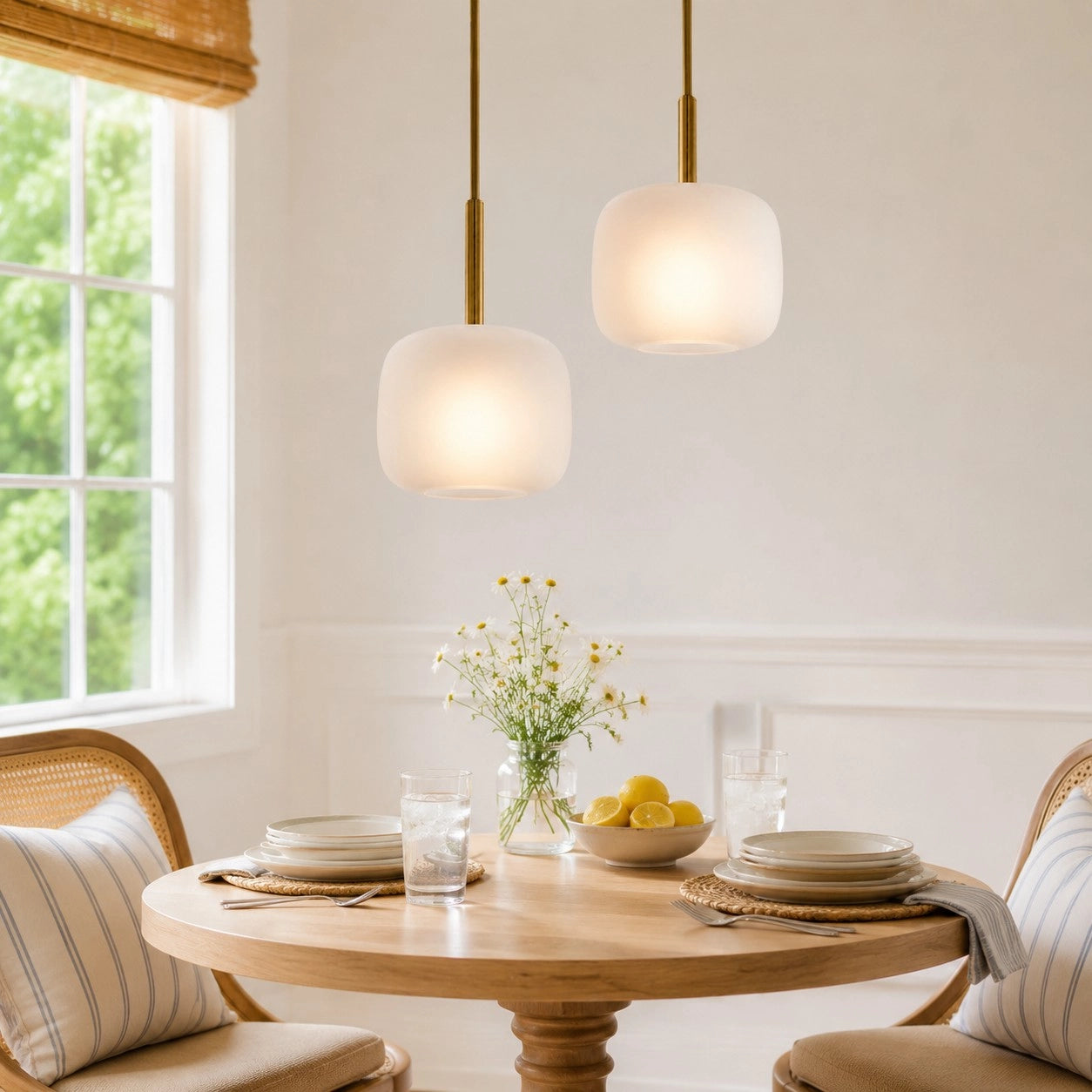 Milara Modern Brass Frosted Glass Pendant Light (9).webp__PID:aa1d75f8-f24d-4a2a-a04d-3adb264b1ace