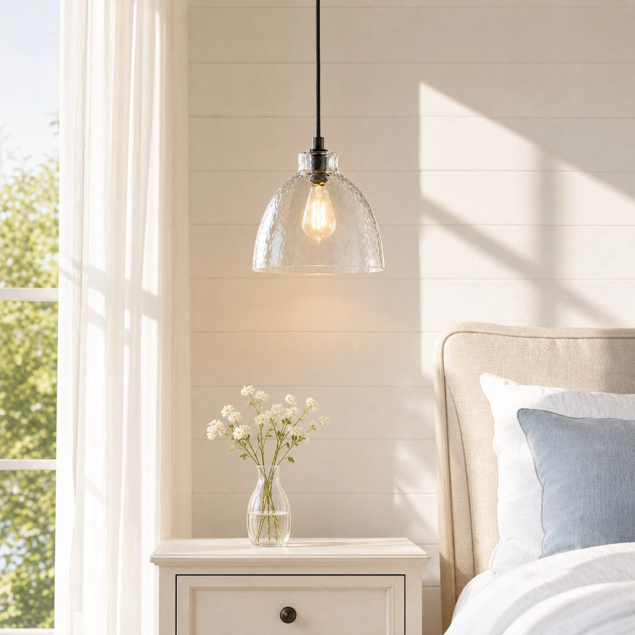 Ondine Farmhouse Hammered Glass Pendant Light (4).webp__PID:672459dd-5b17-48f5-839e-5aaabc3a960c