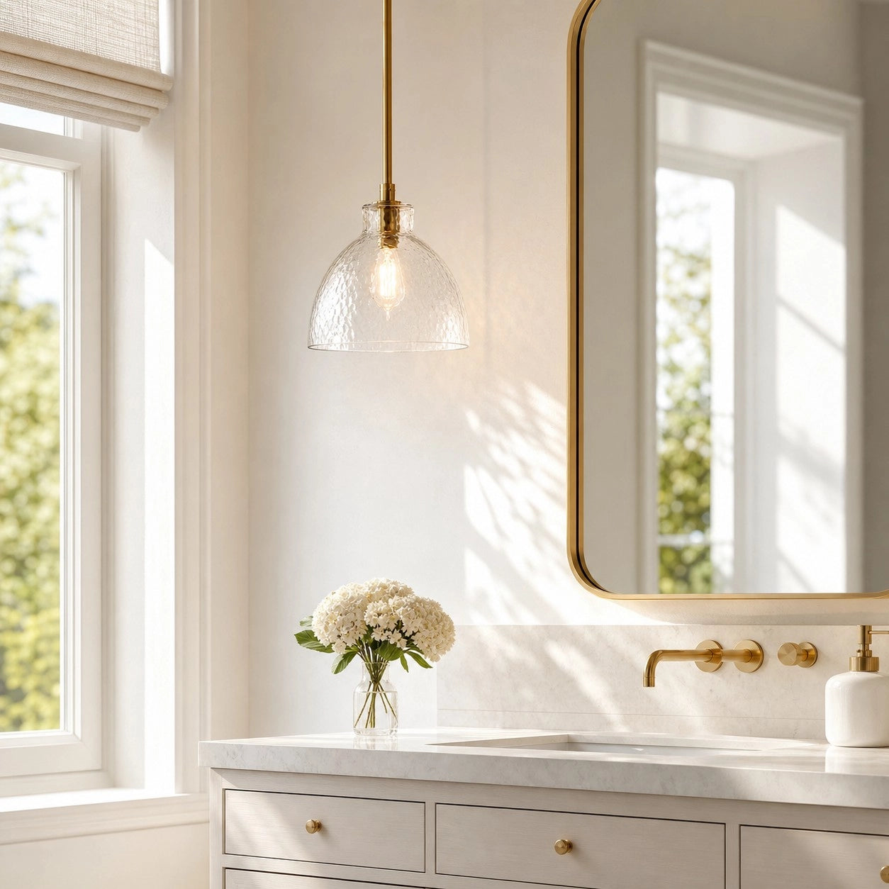 Ondine Farmhouse Hammered Glass Pendant Light (5).webp__PID:2459dd5b-17a8-4583-9e5a-aabc3a960cd1