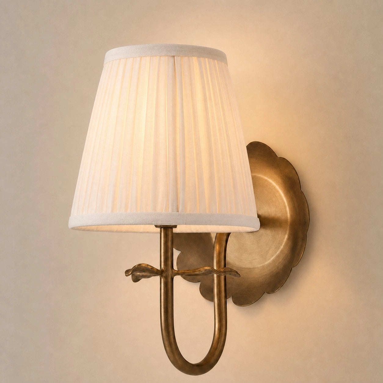 Sandra Vintage Pleated Cotton Shade Wall Sconce 33 (4).webp__PID:36e93e83-18a3-46fb-8a61-5c94690aa9b0