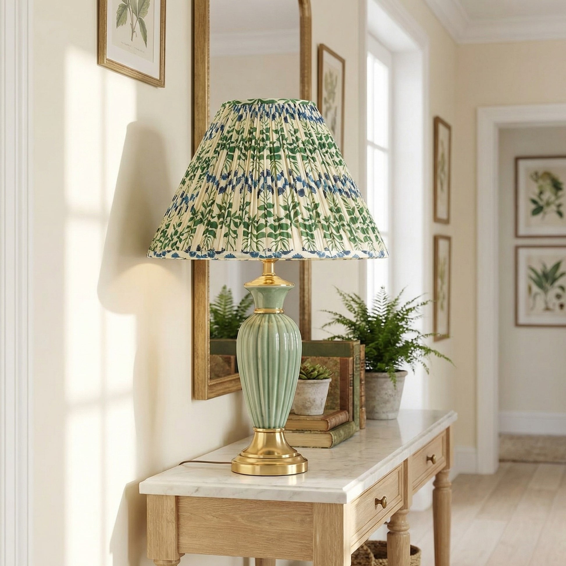 Verae Country Plant Printed Pleated Fabric Lamp Shade (2).jpg__PID:b15fafa9-8ba8-4071-909f-68e442036bb8