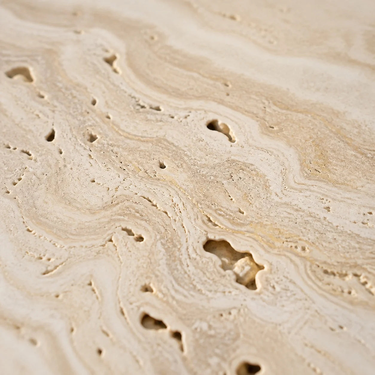 Travertine pores